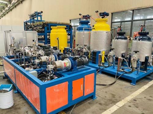 2025年數控與夾心彩鋼板設備選購指南 跨材質適配與售后體系解析，兼論零部件銷售策略